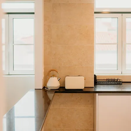 Mary Pink - No 1b - Lovely Two-bedroom Appartement Lissabon