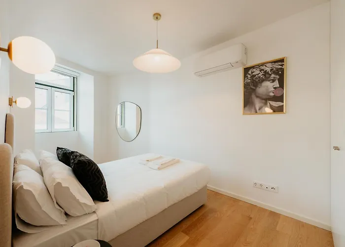 Mary Pink - No 1b - Lovely Two-bedroom Лиссабон