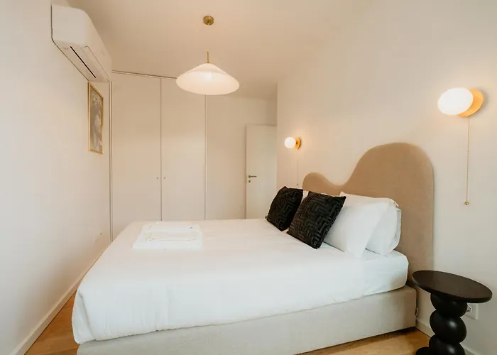 Mary Pink - No 1b - Lovely Two-bedroom